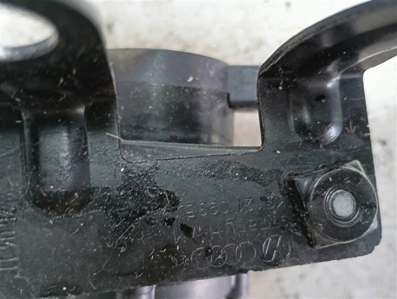 Помпа дополнительная Volkswagen Touran 2011 1T