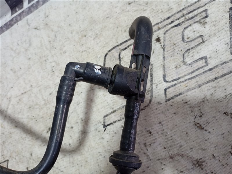 Трубка вакуумная Volkswagen Touran 2011 1T