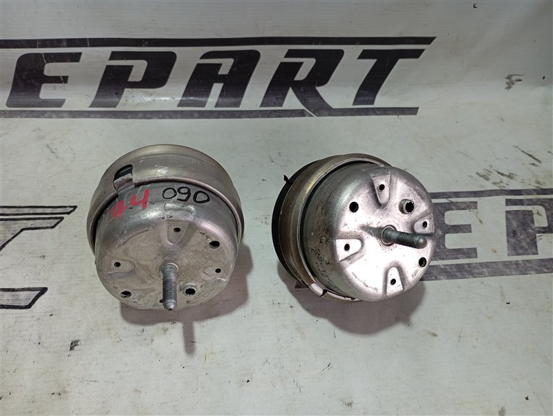 Подушка двигателя Volkswagen Passat 2002 B5