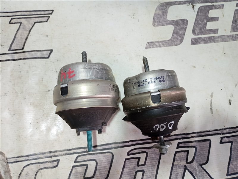 Подушка двигателя Volkswagen Passat 2002 B5