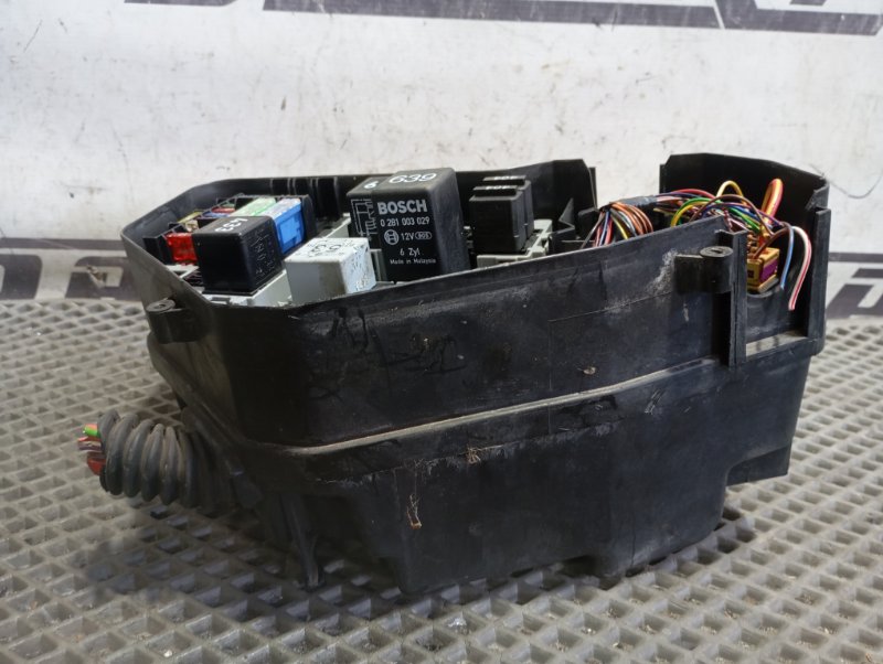 Блок предохранителей Volkswagen Touareg 2006 GP