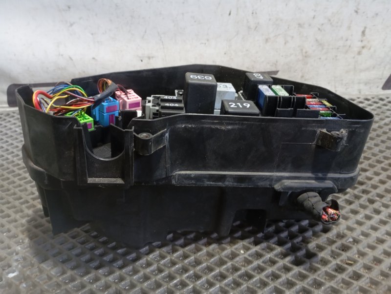 Блок предохранителей Volkswagen Touareg 2006 GP