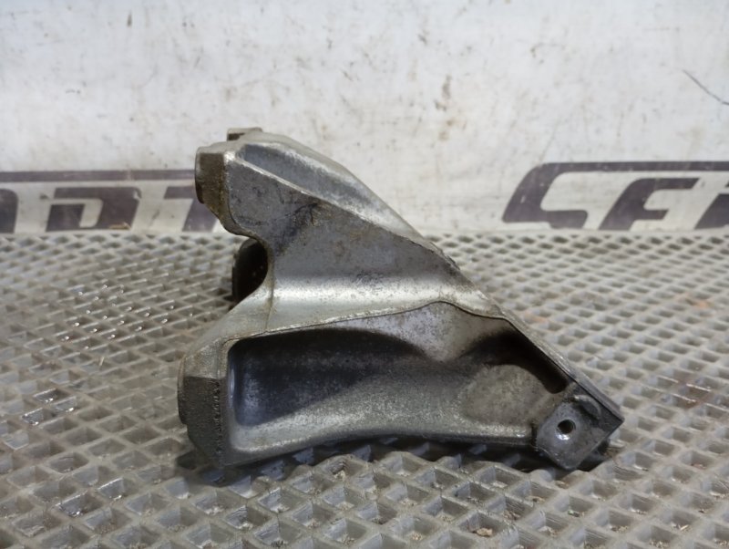 Кронштейн опоры двигателя Volkswagen Touareg 2006 GP