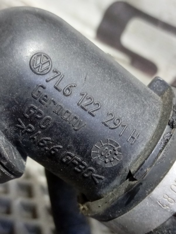 Патрубок системы охлаждения Volkswagen Touareg 2006 GP