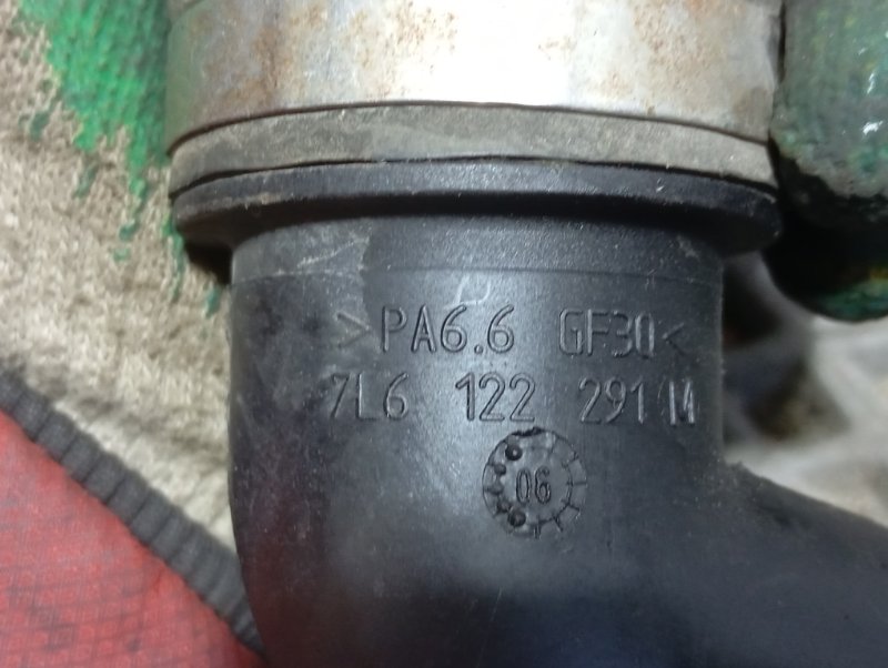 Патрубок системы охлаждения Volkswagen Touareg 2006 GP