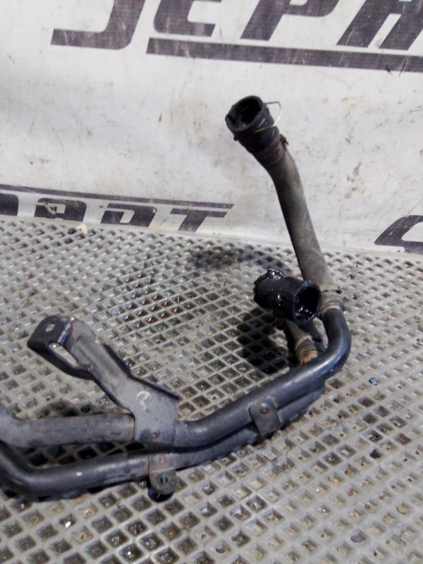 Патрубок системы охлаждения Volkswagen Touareg 2006 GP