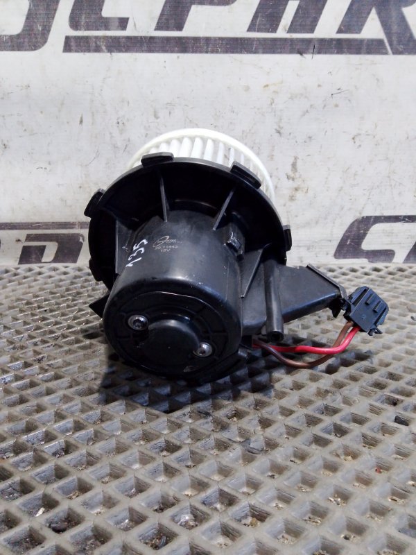 Моторчик печки Audi Q5 2010 8R