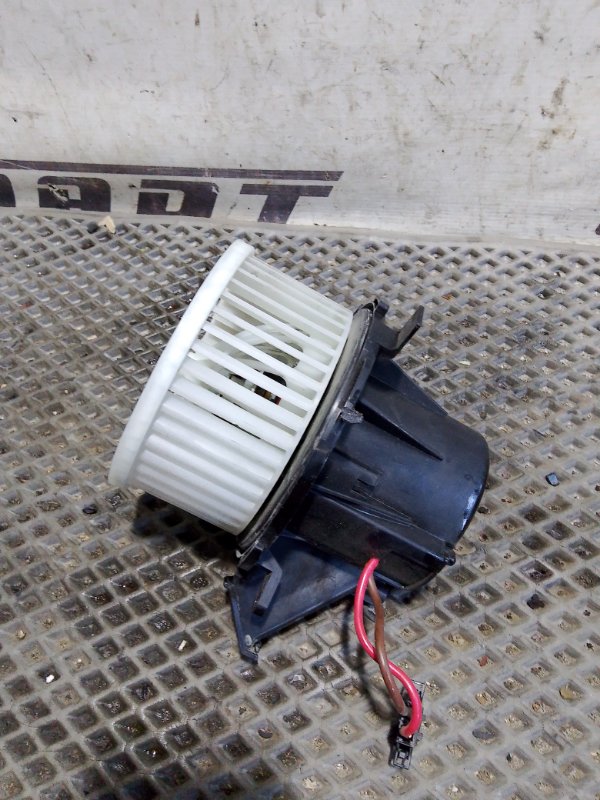 Моторчик печки Audi Q5 2010 8R