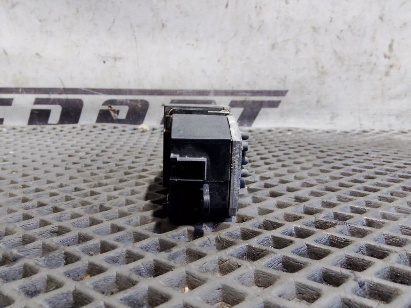 Резистор моторчика печки Audi Q5 2010 8R