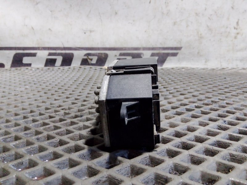 Резистор моторчика печки Audi Q5 2010 8R