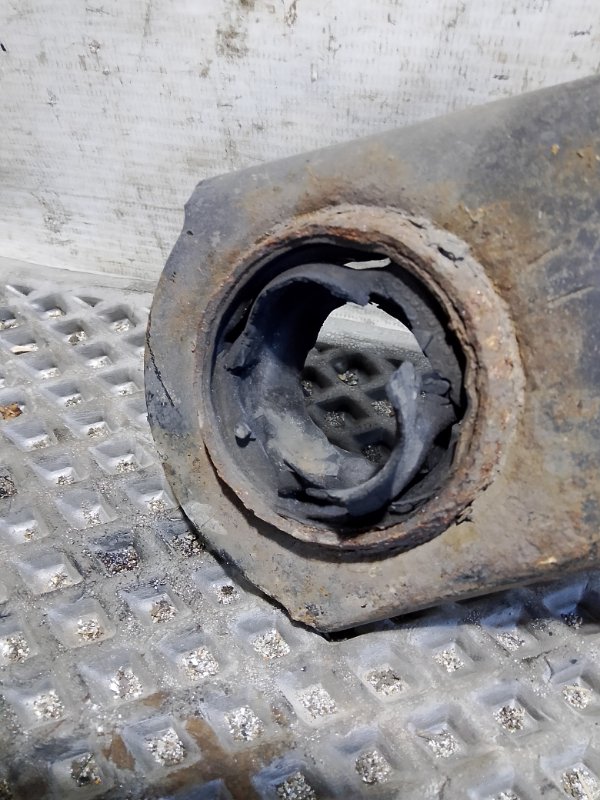 Рычаг подвески Skoda YETI 2011 5L