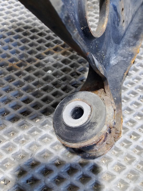 Рычаг подвески Skoda YETI 2011 5L