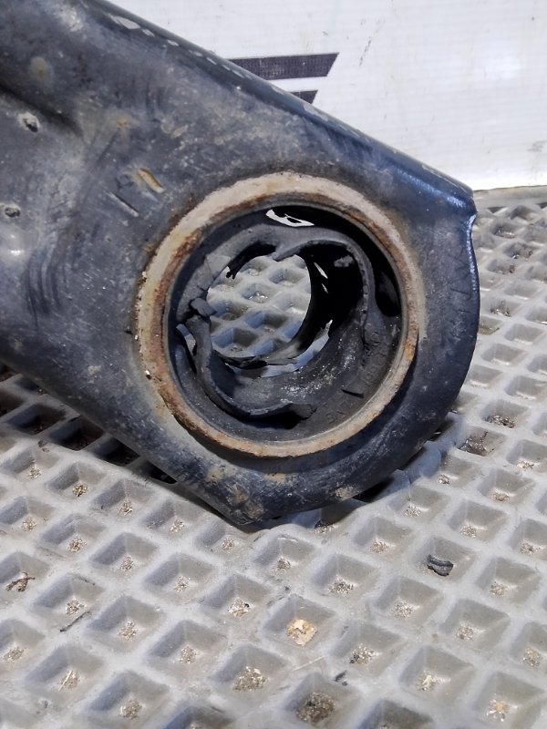 Рычаг подвески Skoda YETI 2011 5L