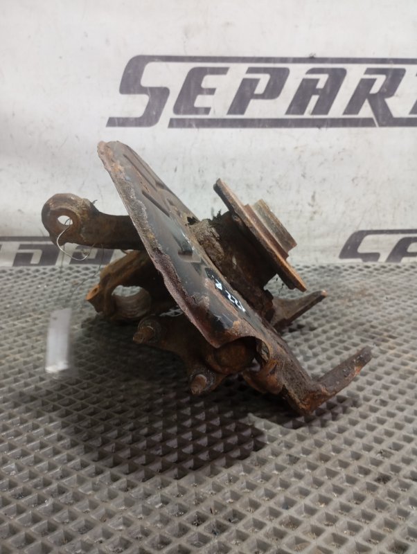 Кулак поворотный Skoda YETI 2011 5L