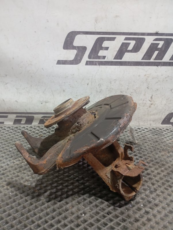 Кулак поворотный Skoda YETI 2011 5L