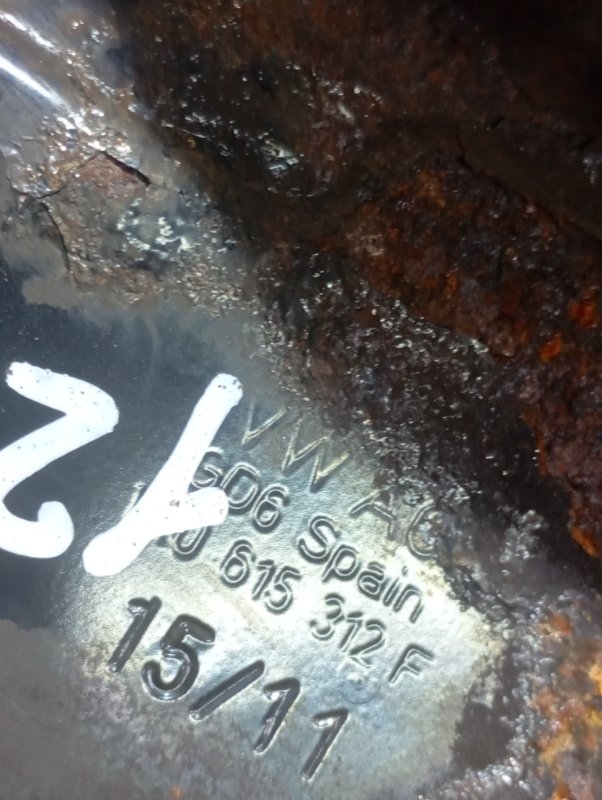 Кулак поворотный Skoda YETI 2011 5L