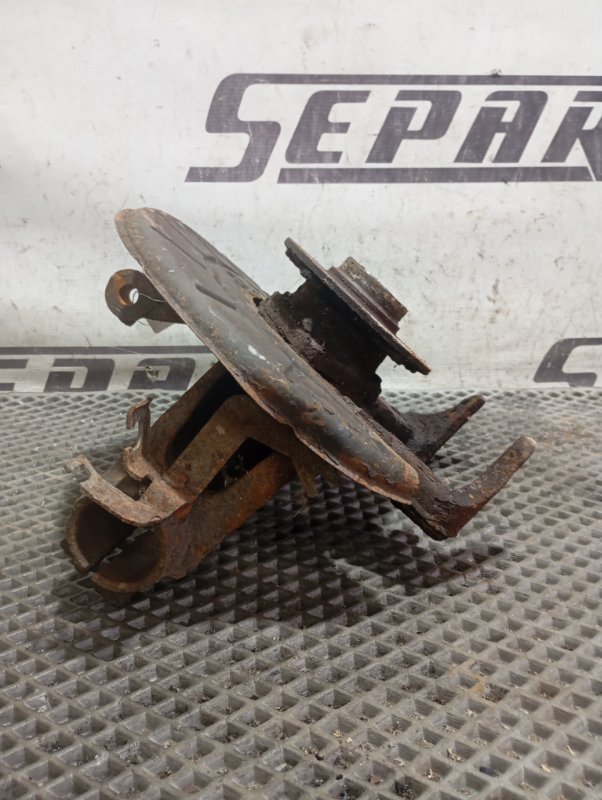 Кулак поворотный Skoda YETI 2011 5L