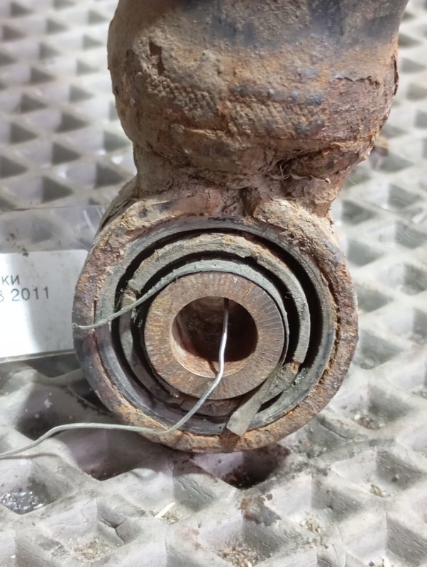 Стойки подвески Skoda YETI 2011 5L