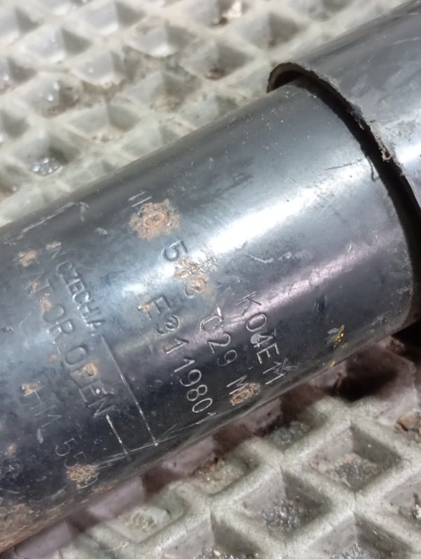 Стойки подвески Skoda YETI 2011 5L