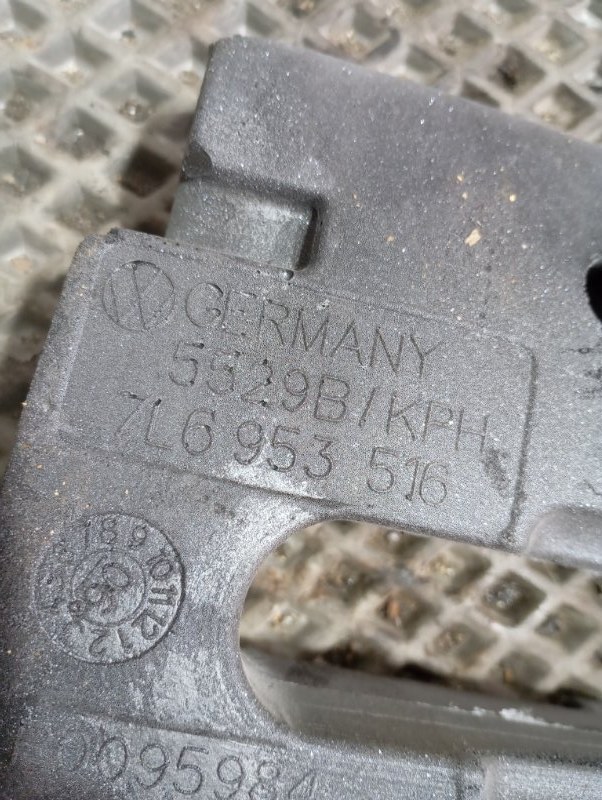 Кожух рулевой колонки Volkswagen Touareg 2006 GP