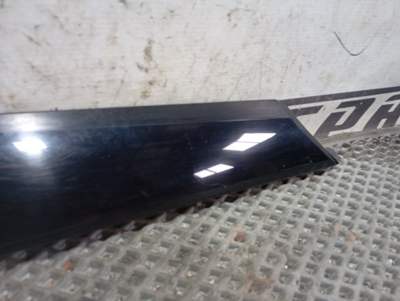 Молдинг лобового стекла Skoda YETI 2015