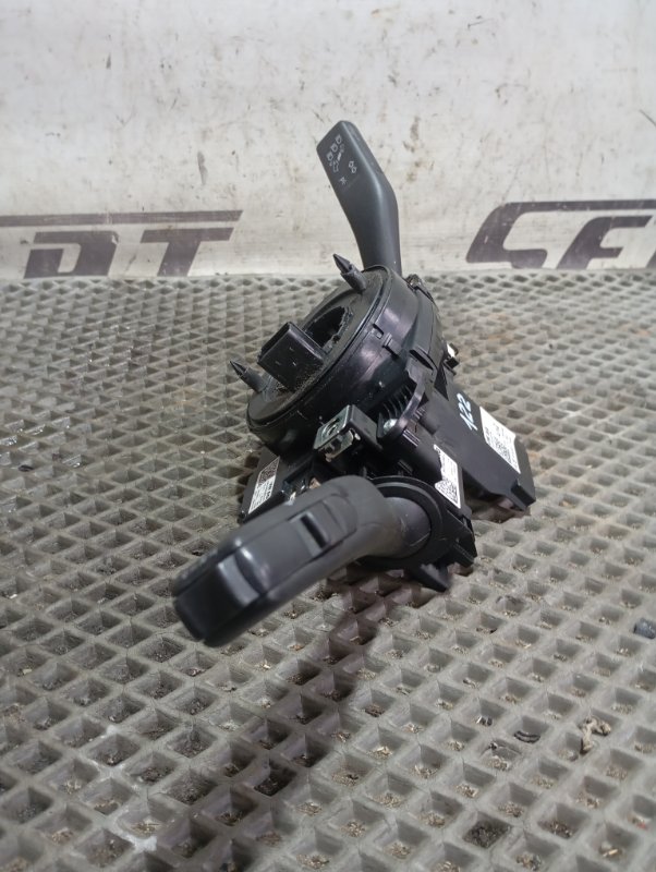 Блок подрулевых переключателей Skoda YETI 2011 5L