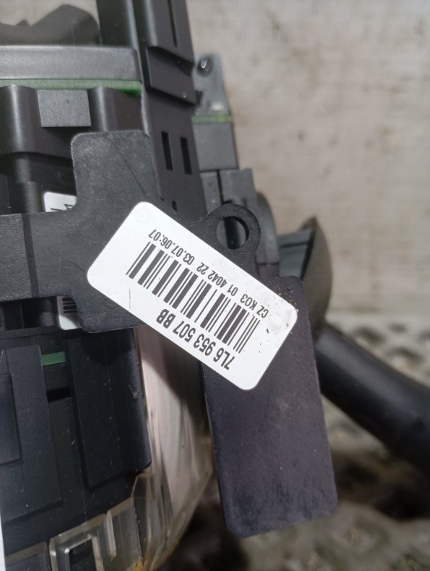 Блок подрулевых переключателей Volkswagen Touareg 2006 GP