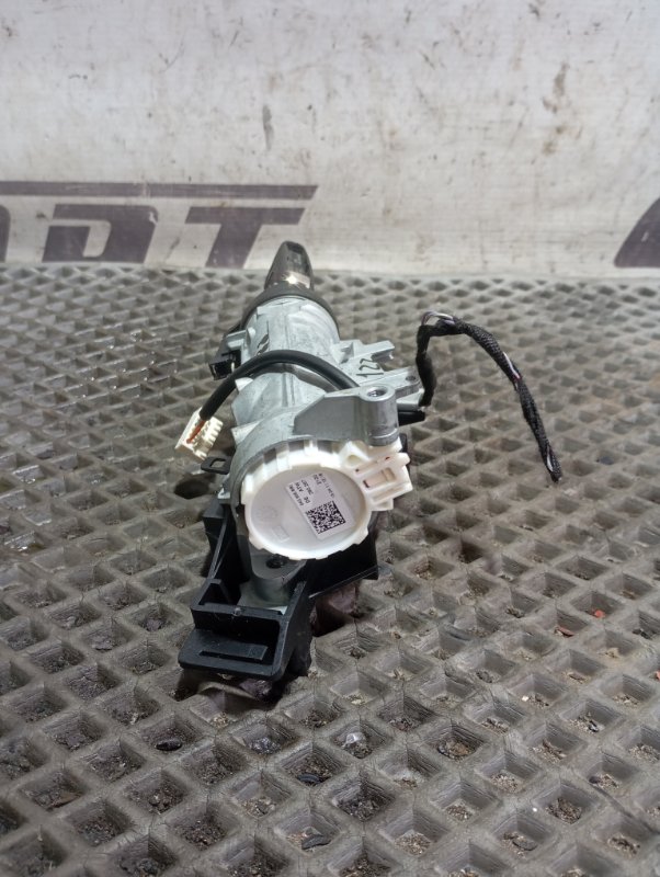 Ключ зажигания Skoda YETI 2011 5L