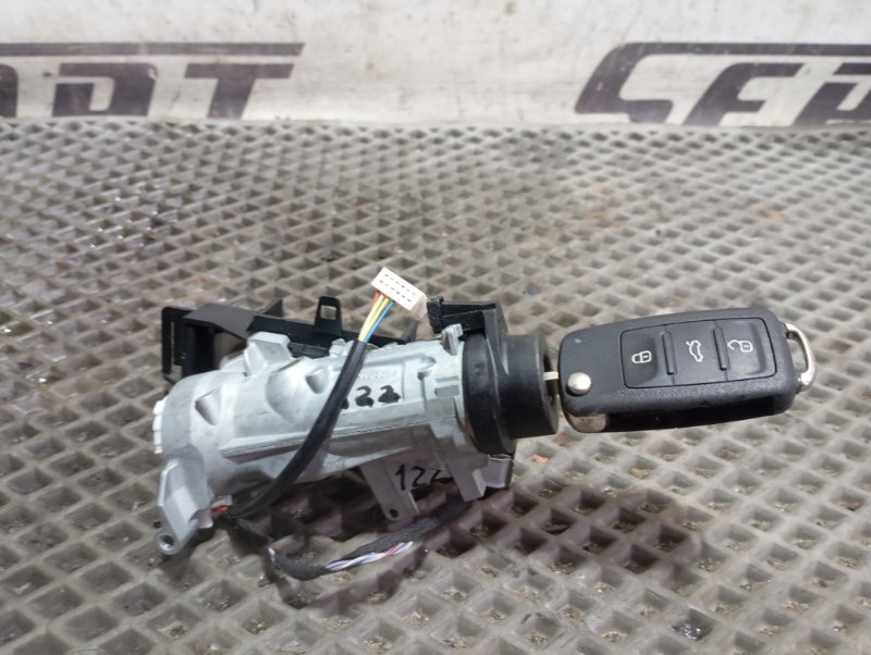 Ключ зажигания Skoda YETI 2011 5L