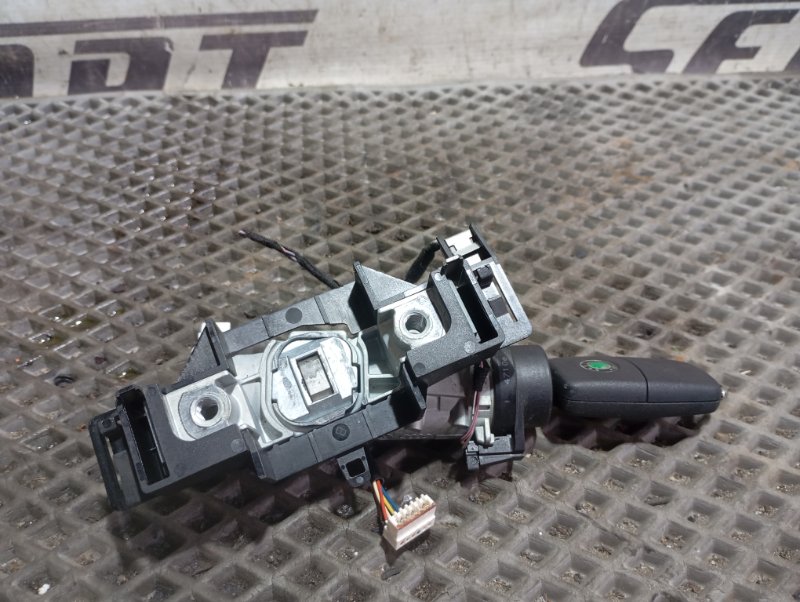 Ключ зажигания Skoda YETI 2011 5L