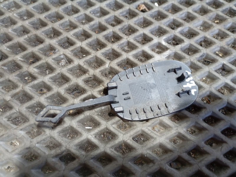 Заглушка бампера Volkswagen Touareg 2006 GP