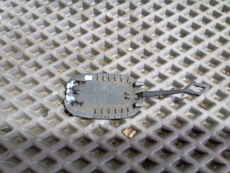 Заглушка бампера Volkswagen Touareg 2006 GP