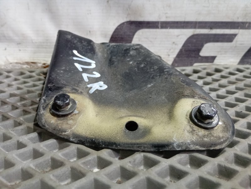 Кронштейн крыла Skoda YETI 2011 5L