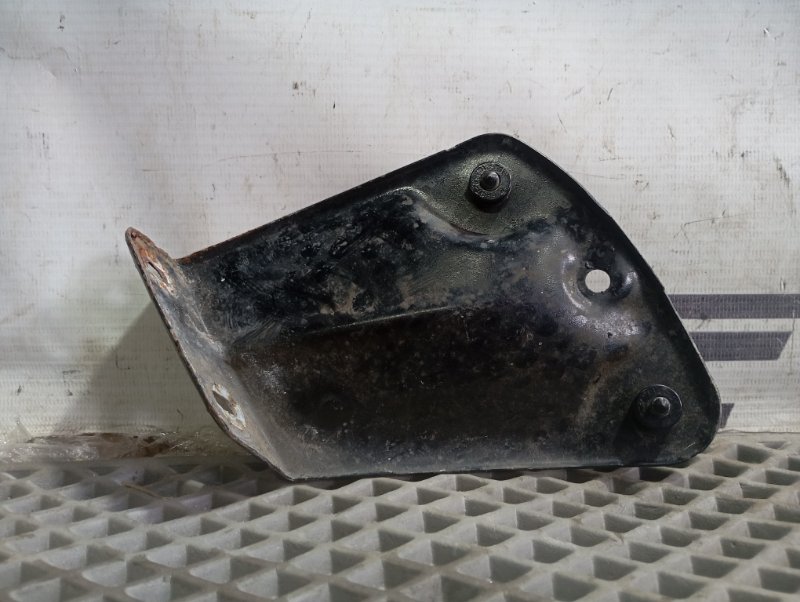 Кронштейн крыла Skoda YETI 2011 5L