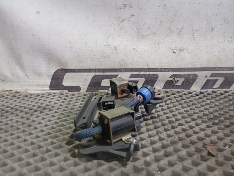 Клапан адсорбера Volkswagen Passat 2002 B5