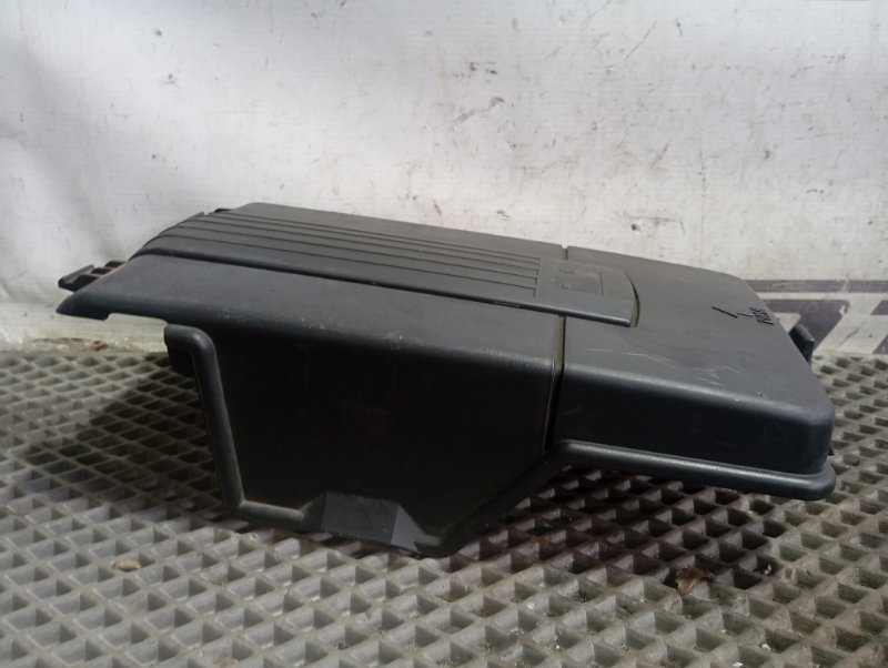 Крышка аккумулятора Volkswagen Golf 2011 Mk6