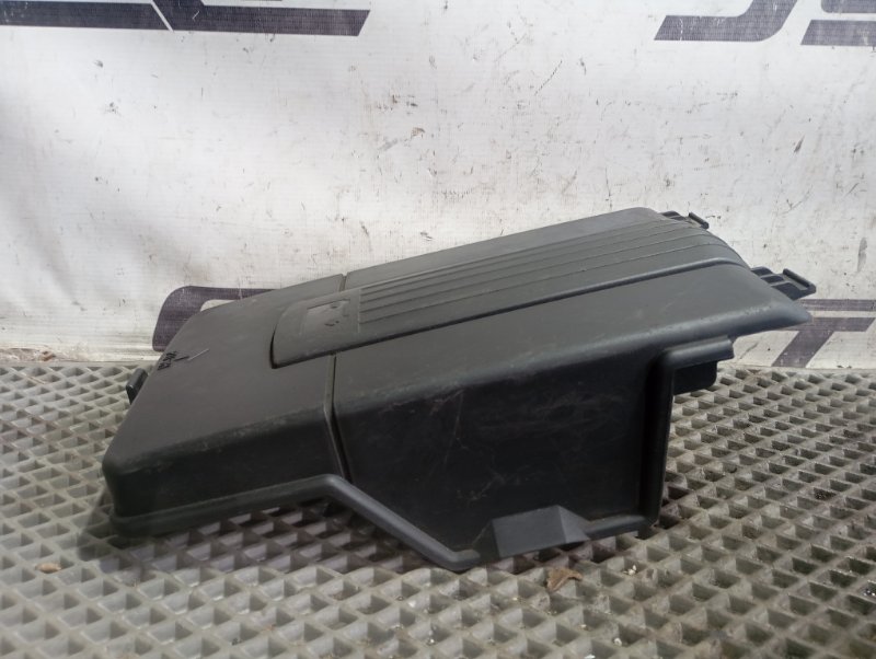 Крышка аккумулятора Volkswagen Golf 2011 Mk6