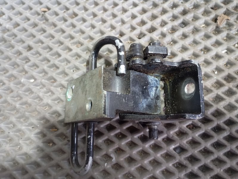 Петля двери Volkswagen Touareg 2006 GP