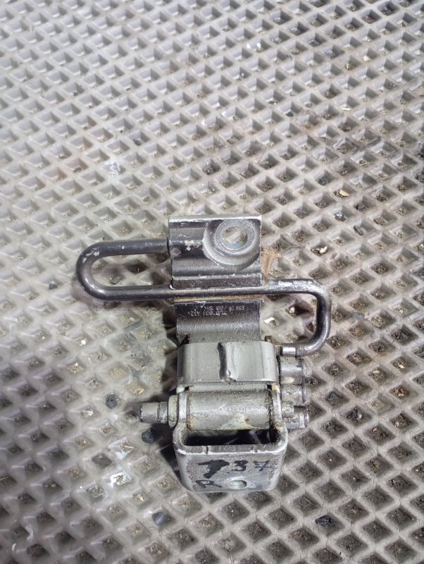 Петля двери Volkswagen Touareg 2006 GP