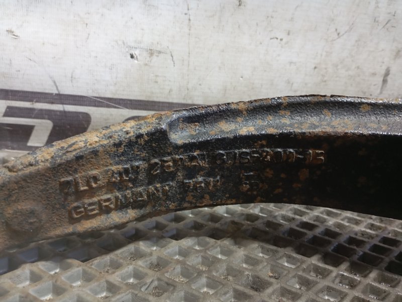 Кулак поворотный Volkswagen Touareg 2006 GP