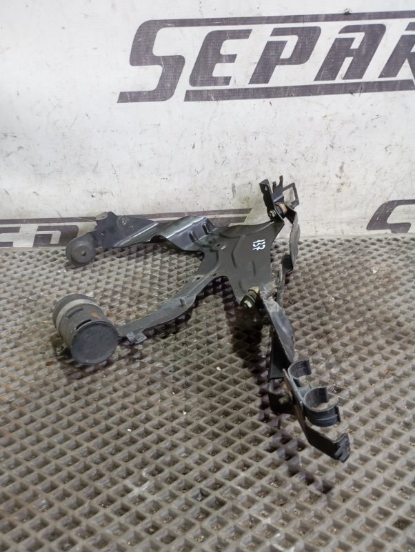 Кронштейн кузова Volkswagen Touareg 2006 GP