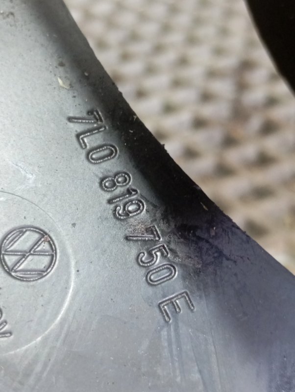 Кронштейн кузова Volkswagen Touareg 2006 GP