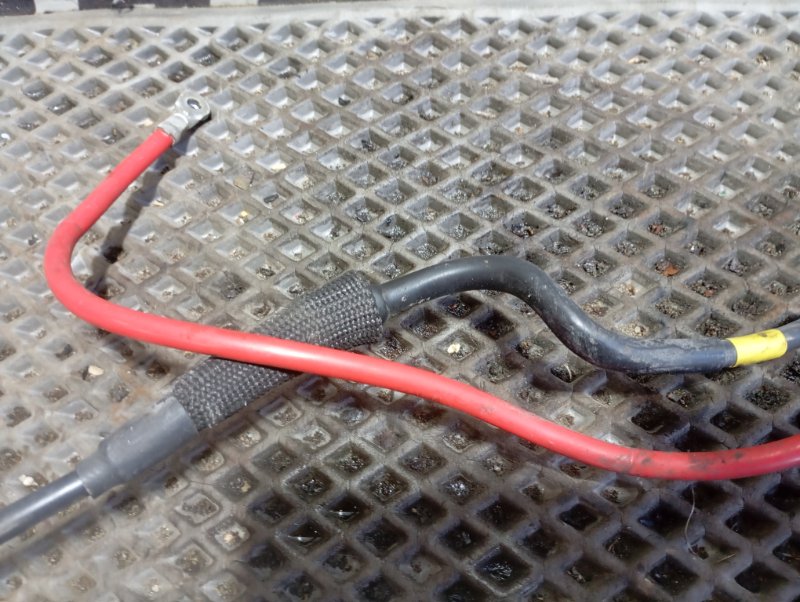 Клемма аккумулятора Skoda YETI 2015