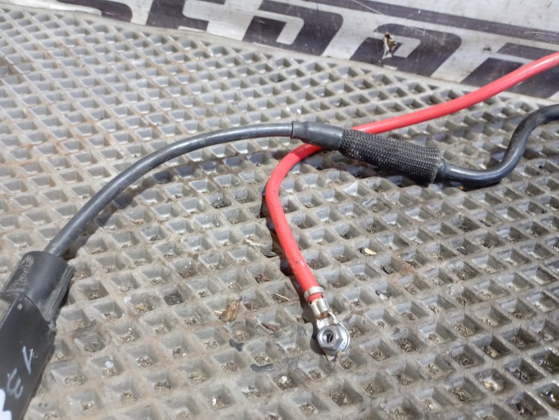 Клемма аккумулятора Skoda YETI 2015