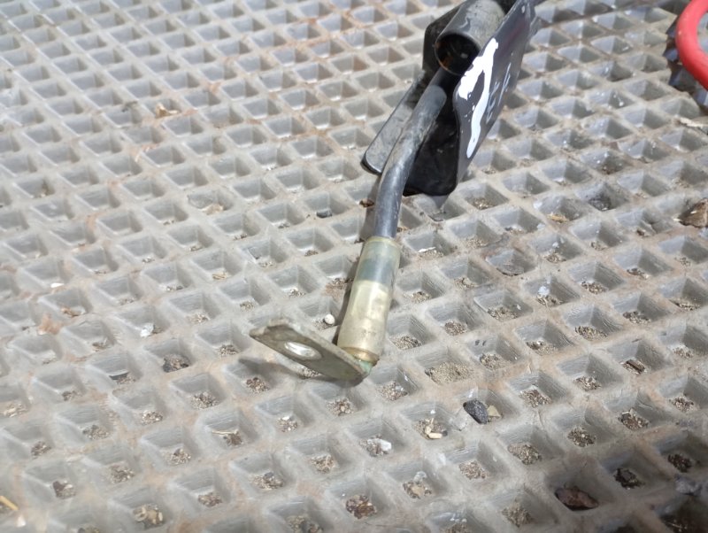 Клемма аккумулятора Skoda YETI 2015