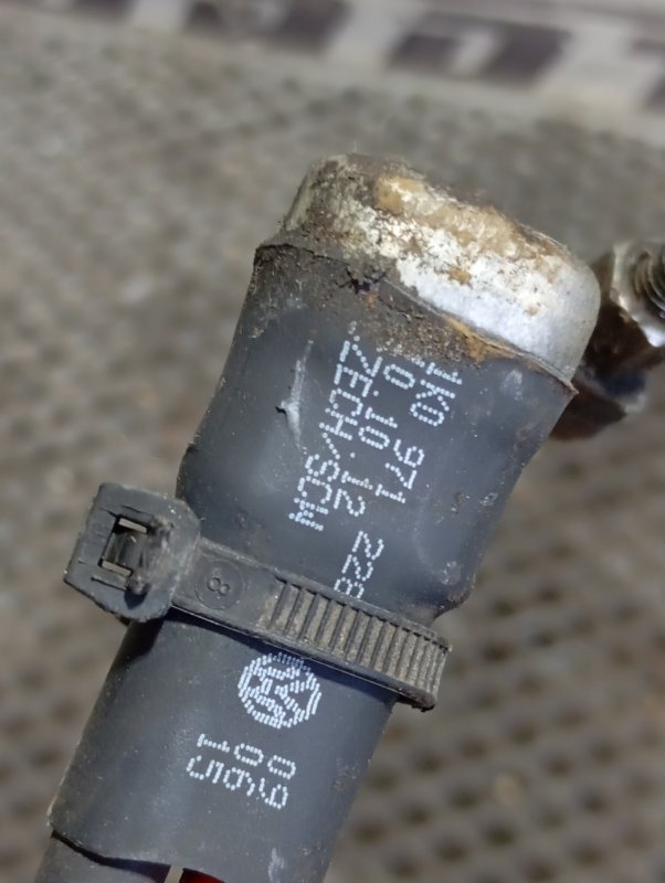 Клемма аккумулятора Skoda YETI 2015