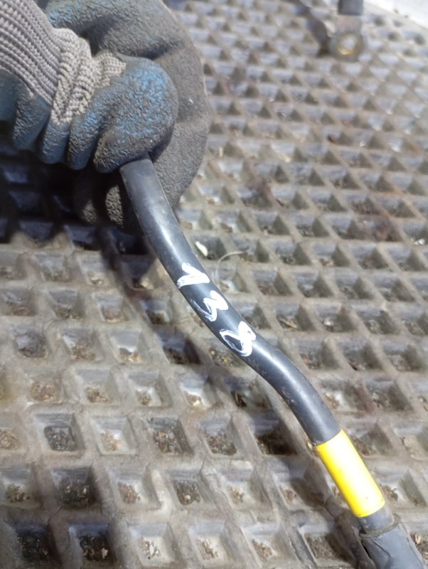 Клемма аккумулятора Skoda YETI 2015