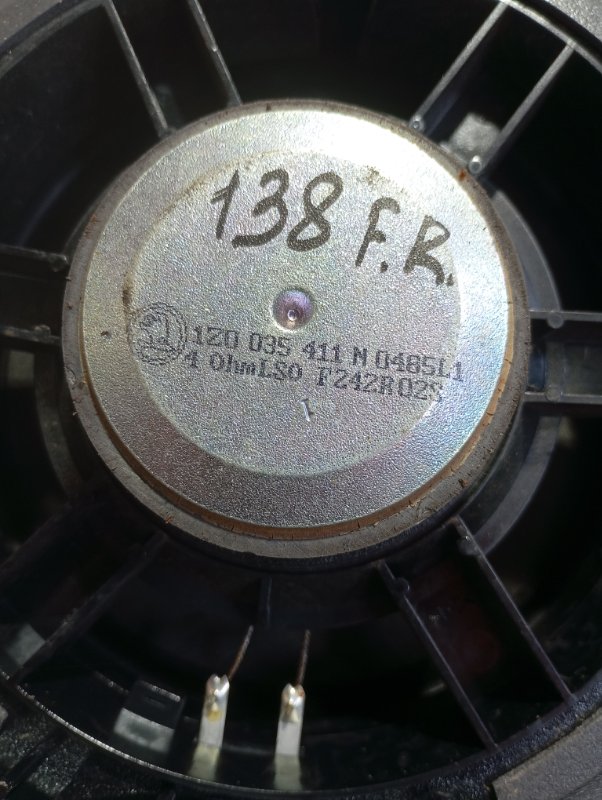 Динамик Skoda YETI 2015