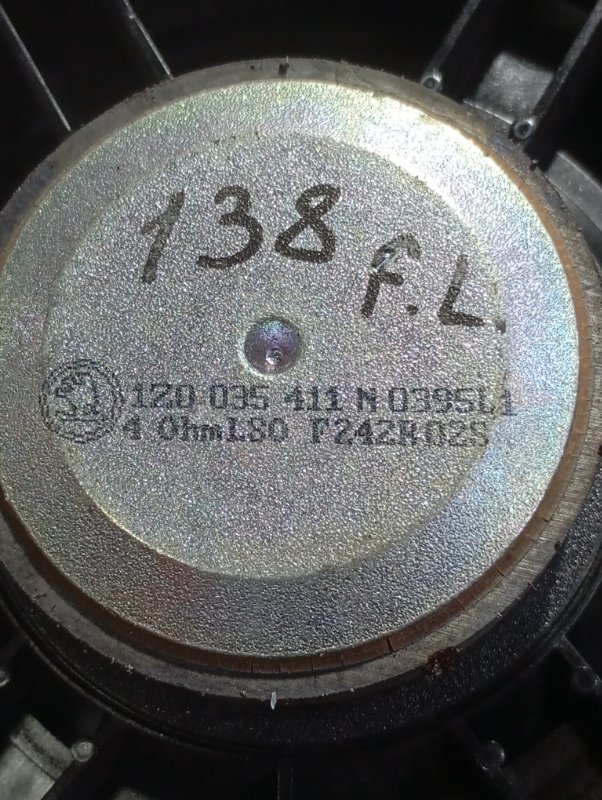 Динамик Skoda YETI 2015