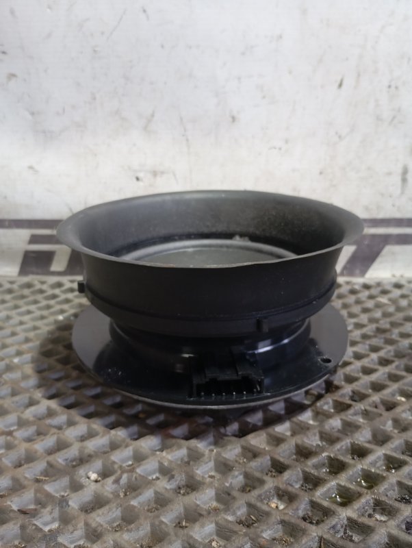 Динамик Skoda YETI 2015